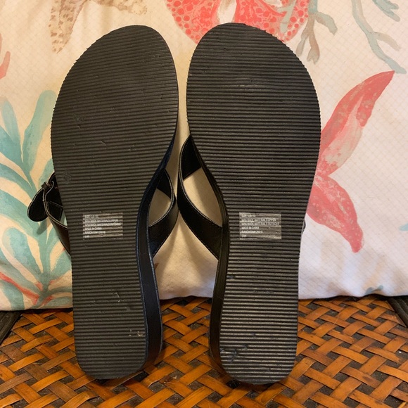 Chaps Black Wedge Sandel w/ Silver Buckle Sz L - Picture 4 of 5